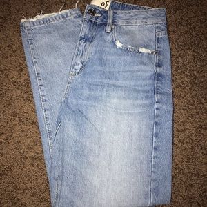 *SOLD*BLUE MOM JEANS